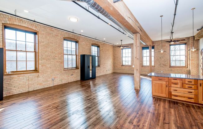 Studio, 1 bath, 773 sqft, $1,595, Unit 211