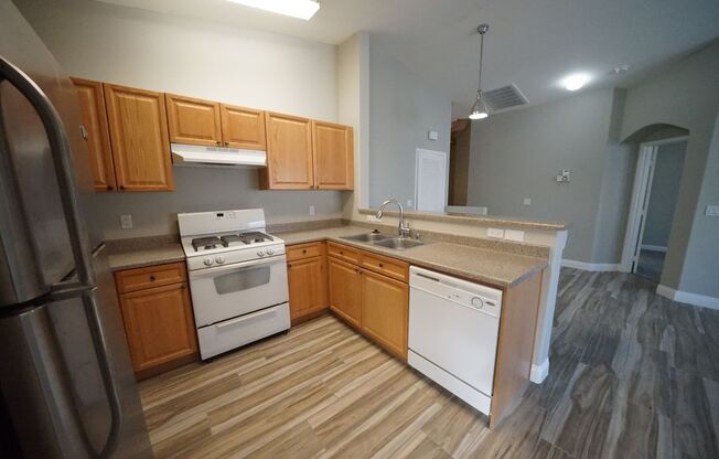 2 beds, 2 baths, $1,595, Unit Parcel #: 176-20-713-325