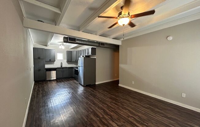 2 beds, 1 bath, 950 sqft, $1,495, Unit 207