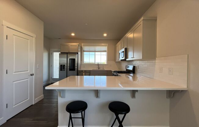4 beds, 3.5 baths, $2,995