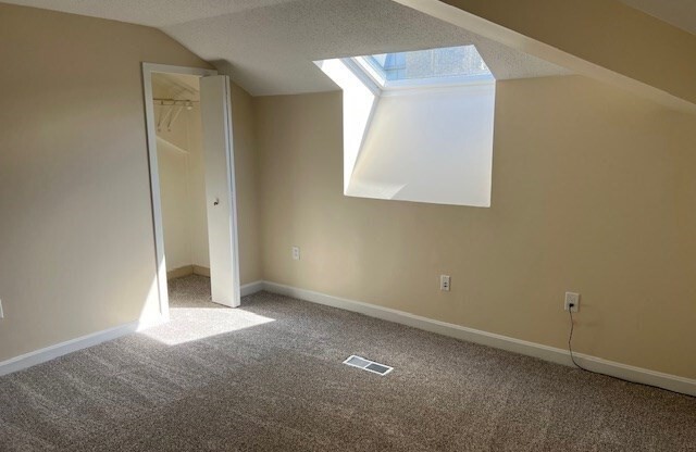 2 beds, 1 bath, 764 sqft, $2,150, Unit 1-27