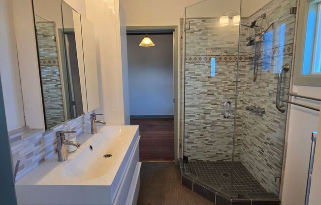 Beautiful Diamond in the Heart of Point Richmond