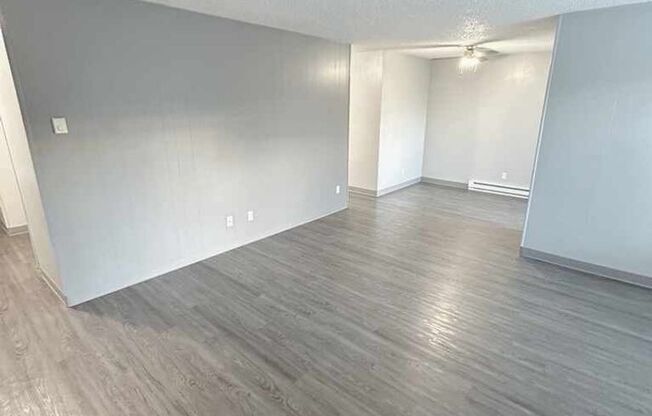 2 beds, 1 bath, 700 sqft, $1,625, Unit B10