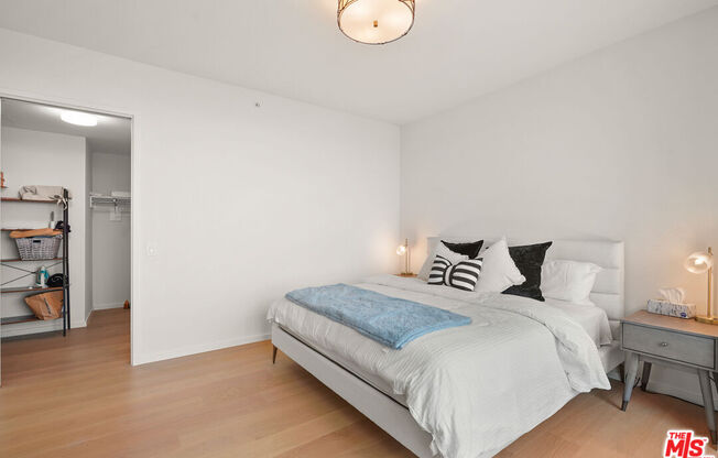 2 beds, 2 baths, 1,290 sqft, $4,900, Unit 2608