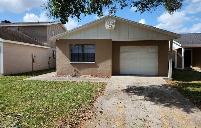 Three Bedroom Two Bath Home in S Lakeland