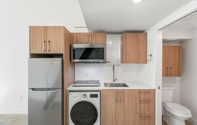 Studio, 1 bath, 320 sqft, $1,911, Unit 202-A