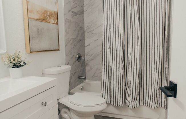 2 beds, 1.5 baths, 940 sqft, $1,600, Unit 18