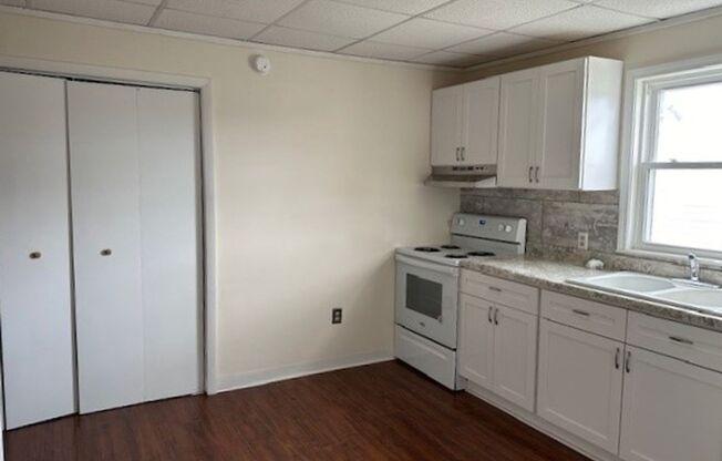 2 beds, 1 bath, 760 sqft, $1,050, Unit Unit 2