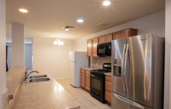 3 beds, 2 baths, $1,725