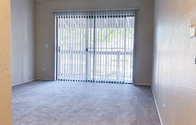 2 beds, 1 bath, 861 sqft, $1,695, Unit 90