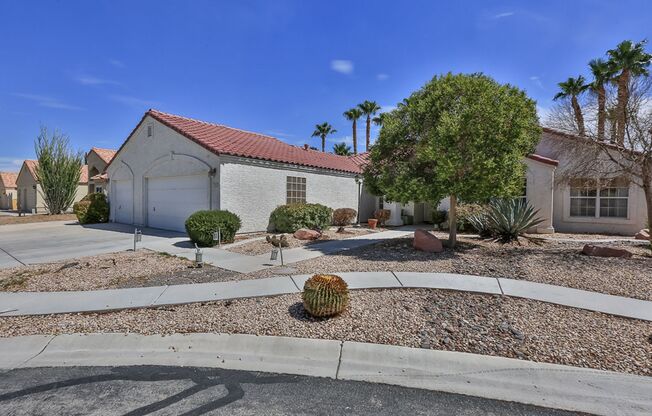 One Story home! 4 beds, pool spa, 3 car garage w/workshop. RV parking. Granite counters