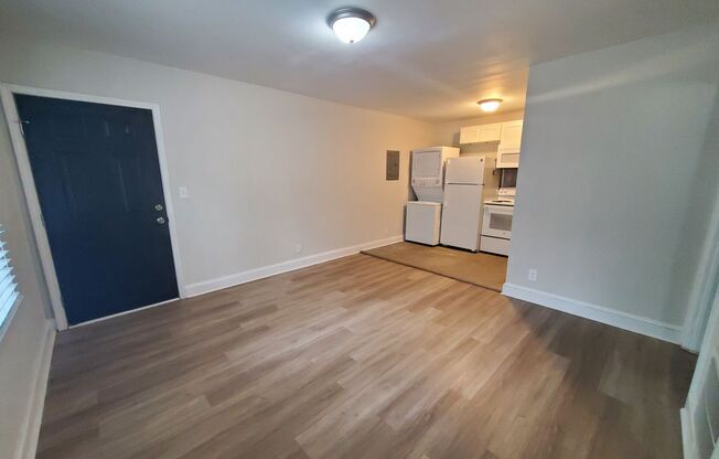 2 beds, 1 bath, $950