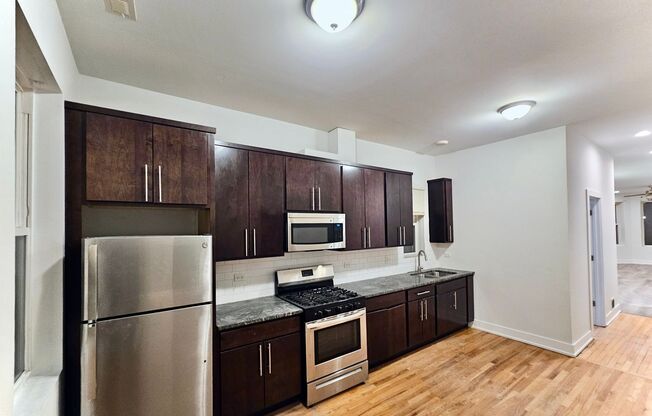 3 beds, 1 bath, $1,695, Unit Unit 2