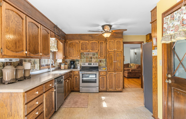 1431 CHAMBERS RD