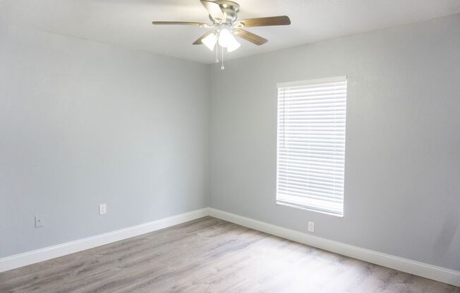 2 beds, 1 bath, 1,000 sqft, $1,395, Unit 5712 A