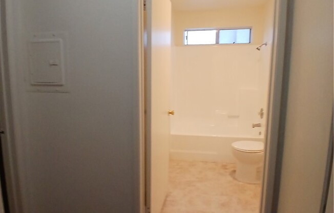 1 bed, 1 bath, 600 sqft, $1,650, Unit C