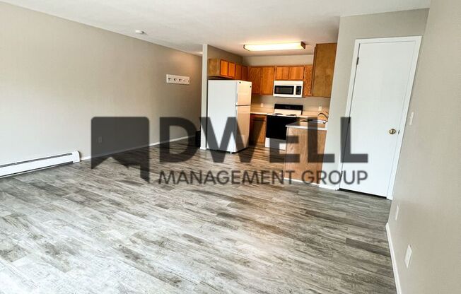 2 beds, 1 bath, $850, Unit 125 - 2