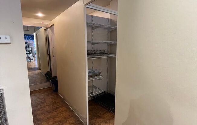 Studio, 1 bath, 707 sqft, $3,900, Unit 1F