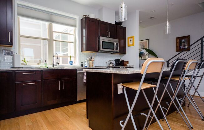 Beautiful 2 Bedroom Condo in Petworth