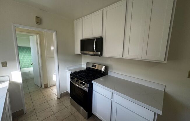 1 bed, 1 bath, $1,850, Unit 5891-B