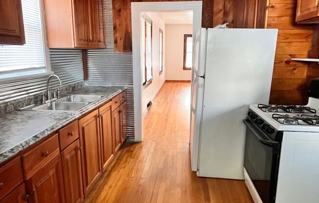 Wonderful 2 bedroom single family house!