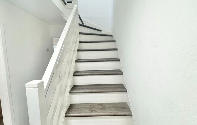 Charming & Fully Updated 2 BR | 1 BA Condo in Novato