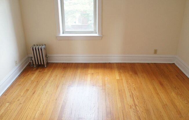 2 beds, 1 bath, 1,002 sqft, $2,295, Unit 3273-2