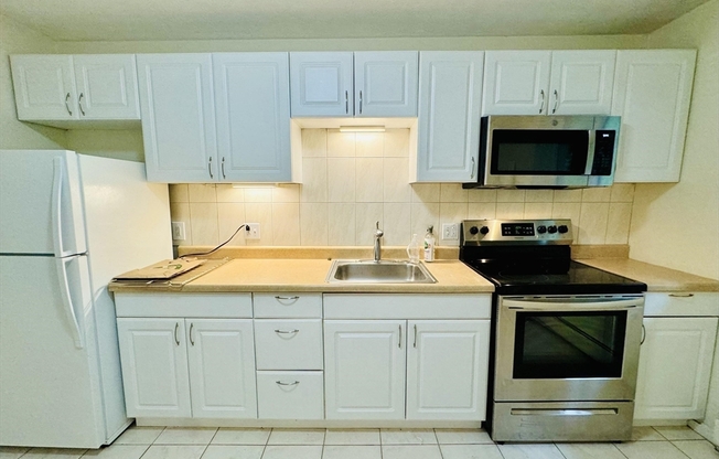 2 beds, 1 bath, 770 sqft, $2,500, Unit 6