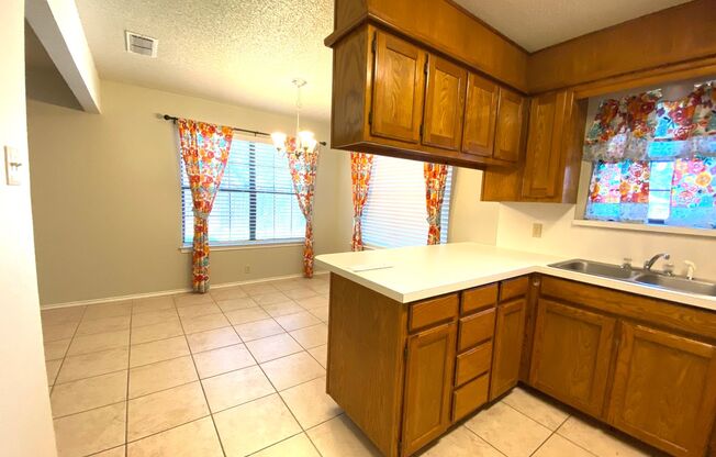 2 beds, 2 baths, 1,250 sqft, $1,600