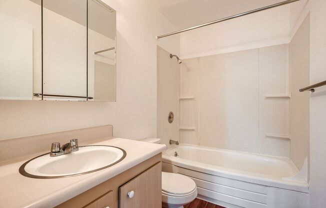 1 bed, 1 bath, 700 sqft, $1,495, Unit Unit 114