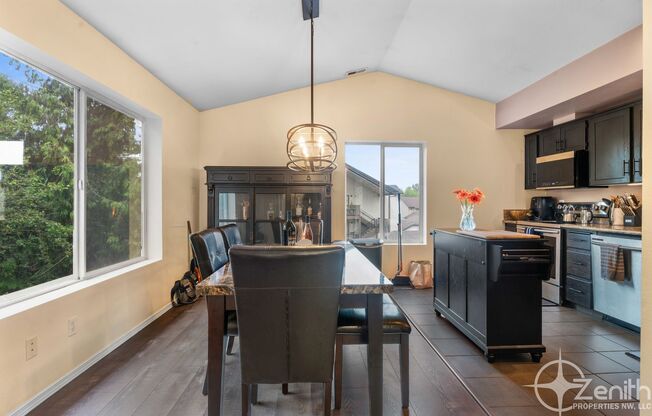 2 beds, 2 baths, $2,195, Unit # Z 276