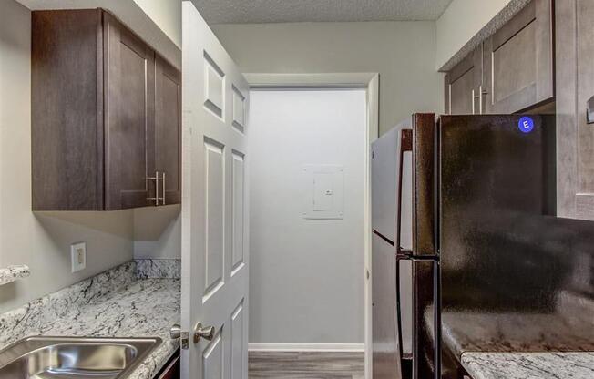 Kitchen Appliances at The Hub at 934 Apartments, Atlanta, GA, 30349