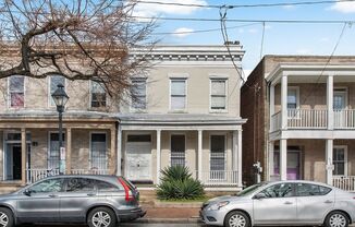 516 W Clay St