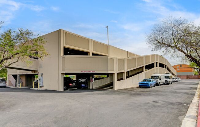 1 bed, 2 baths, $1,750, Unit 409