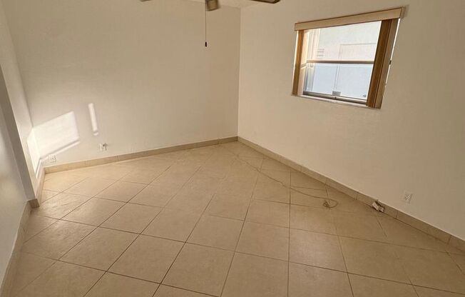 2 beds, 1 bath, $2,500