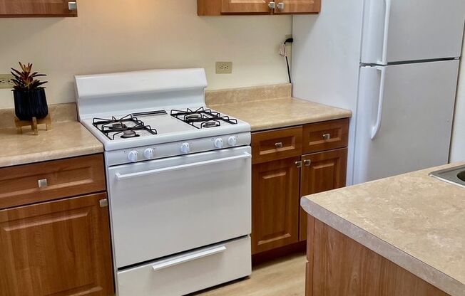 Nicely Updated 2 Bedroom Upstairs Apartment with GARAGE!