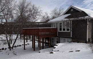 The Pointe on Fleur Apartments