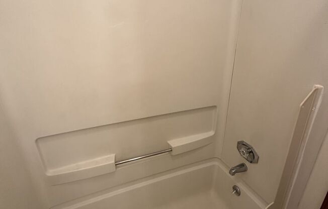 1 bed, 1 bath, $995