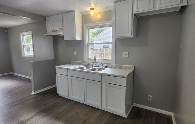 3 beds, 1 bath, $1,099