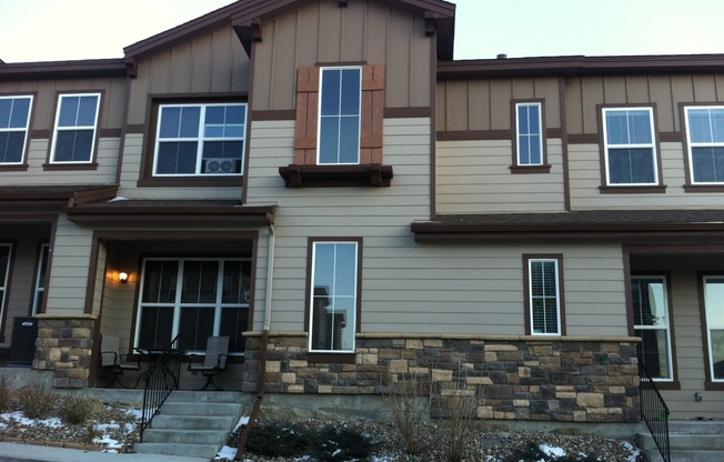 3 beds, 2.5 baths, $1,950