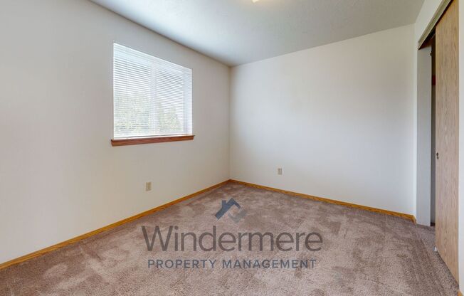 2 beds, 1 bath, 828 sqft, $1,095, Unit 24