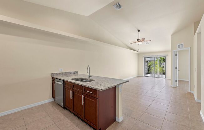 Beautiful Duplex Available Immediately