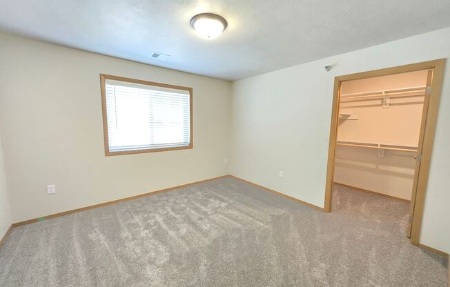 2 beds, 1 bath, 1,006 sqft, $1,230, Unit 3500 303