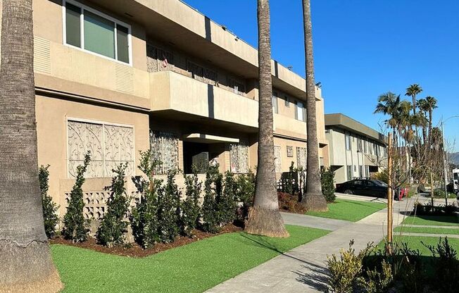 2 beds, 2 baths, 912 sqft, $2,395, Unit 02