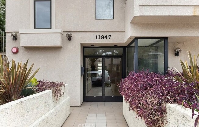 11847 LAURELWOOD DR