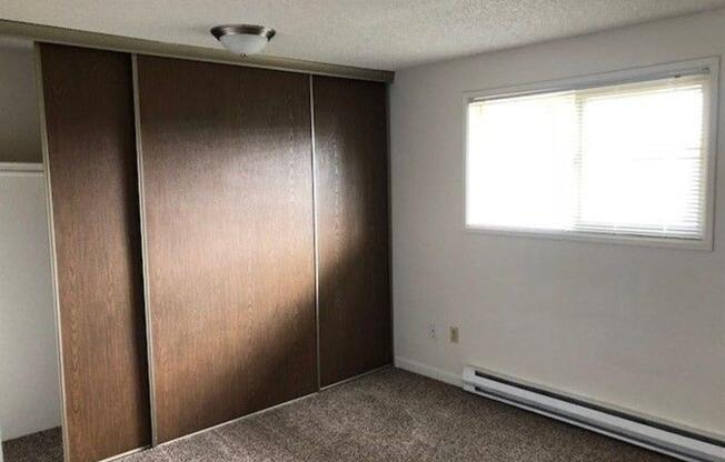 WELCOME TO EAGLE POINTE APARTMENTS