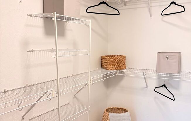 2 beds, 1.5 baths, 950 sqft, $2,275, Unit 237