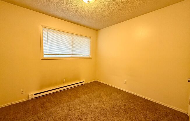 2 beds, 1 bath, $1,699, Unit 4624