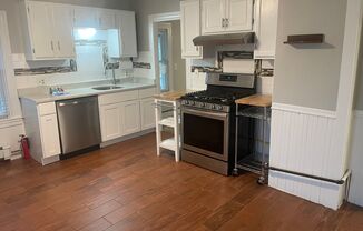 2 beds, 1 bath, $2,000, Unit Unit 2