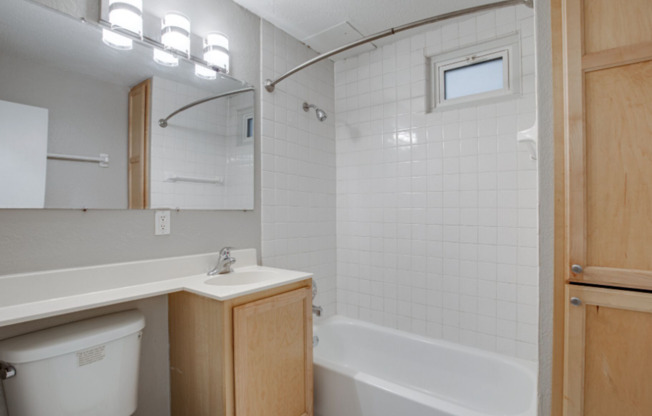 Studio, 1 bath, 655 sqft, $975, Unit 1404-04